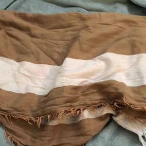 Super comfy and soft scarf/warp!